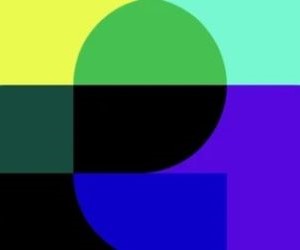 Fotbollsvärlden surrar av förväntan. VM 2026 närmar sig snabbt, och landslagen kämpar för sin plats i den största turneringen, där varje match definierar miljontals fans drömmar och förhoppningar.Med tre värdländer – USA, Mexiko och Kanada – lovar denna upplaga att bli historisk: fler lag, fler mål och en unik global upplevelse. Tränare finjusterar sina strategier, och spelare kämpar om sin biljett till den mest efterlängtade turneringen.Nedräkningen har börjat. Bollen är på väg att rulla, och hela världen väntar på det ögonblick då ett nytt kapitel börjar.VM är nästan här ... och passionen är påtaglig.